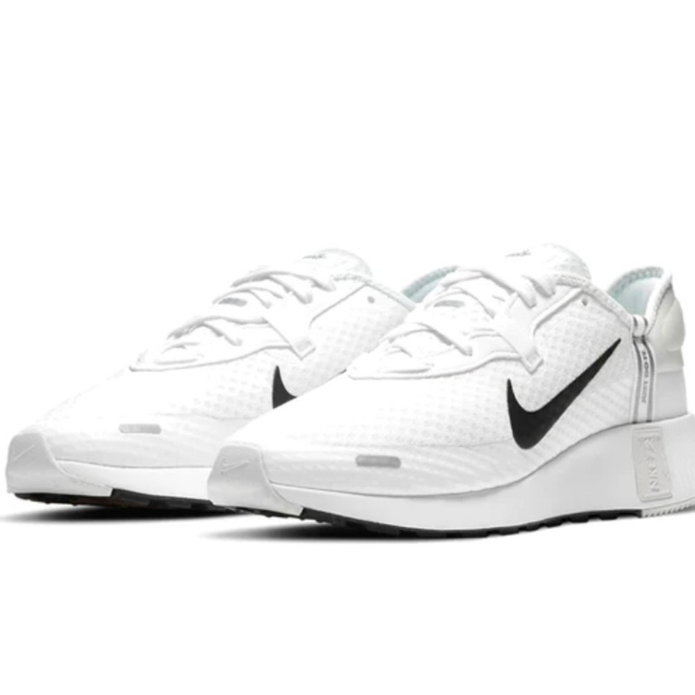 Nike Reposto Men’s White sneaker size 8.5